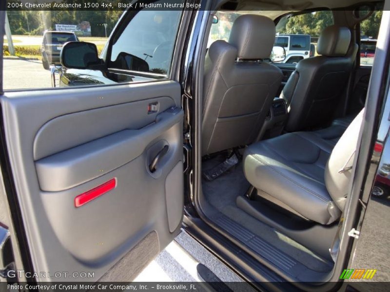 Black / Medium Neutral Beige 2004 Chevrolet Avalanche 1500 4x4