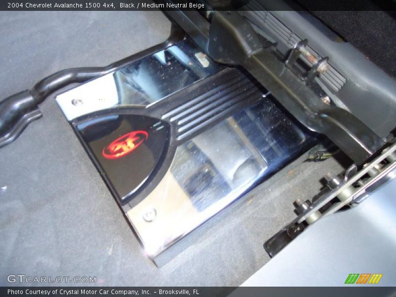 Black / Medium Neutral Beige 2004 Chevrolet Avalanche 1500 4x4