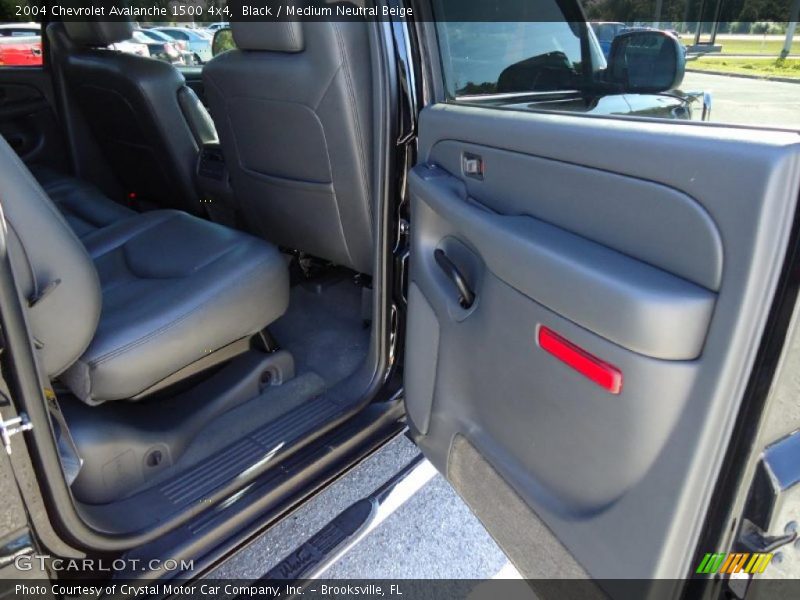 Black / Medium Neutral Beige 2004 Chevrolet Avalanche 1500 4x4