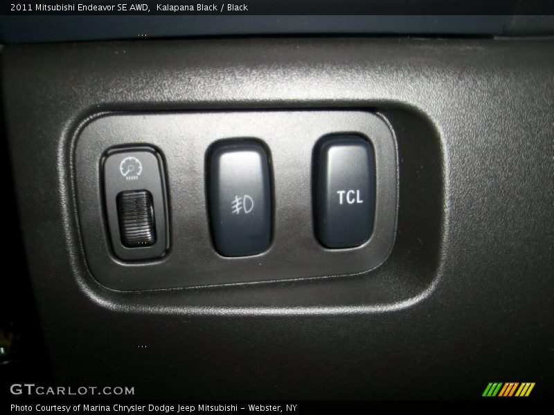 Kalapana Black / Black 2011 Mitsubishi Endeavor SE AWD