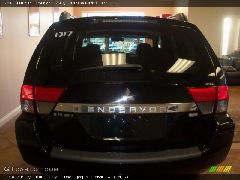 Kalapana Black / Black 2011 Mitsubishi Endeavor SE AWD