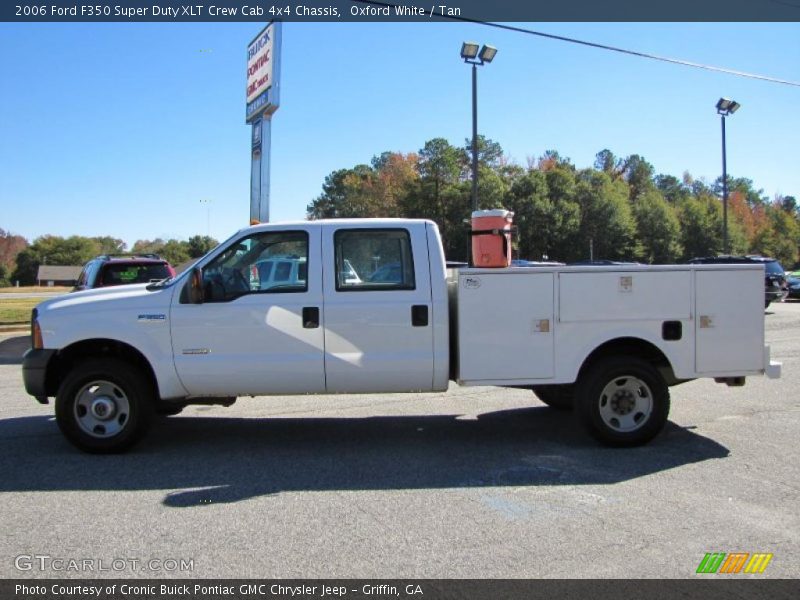 Oxford White / Tan 2006 Ford F350 Super Duty XLT Crew Cab 4x4 Chassis