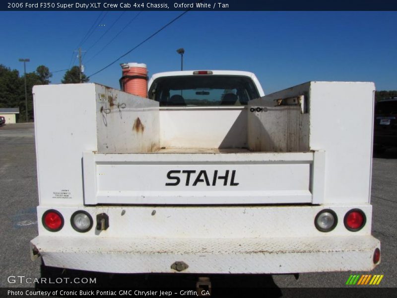 Oxford White / Tan 2006 Ford F350 Super Duty XLT Crew Cab 4x4 Chassis
