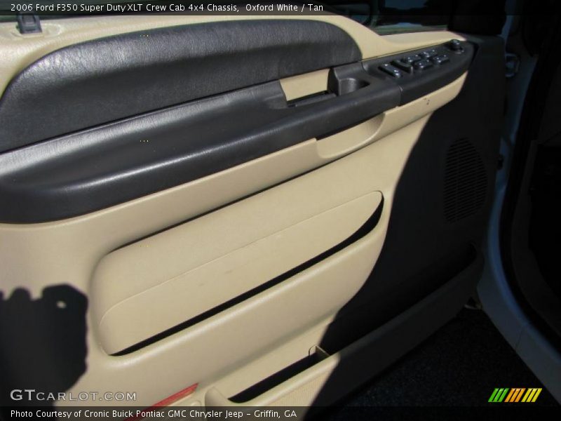 Oxford White / Tan 2006 Ford F350 Super Duty XLT Crew Cab 4x4 Chassis