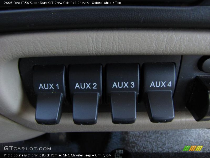 Controls of 2006 F350 Super Duty XLT Crew Cab 4x4 Chassis