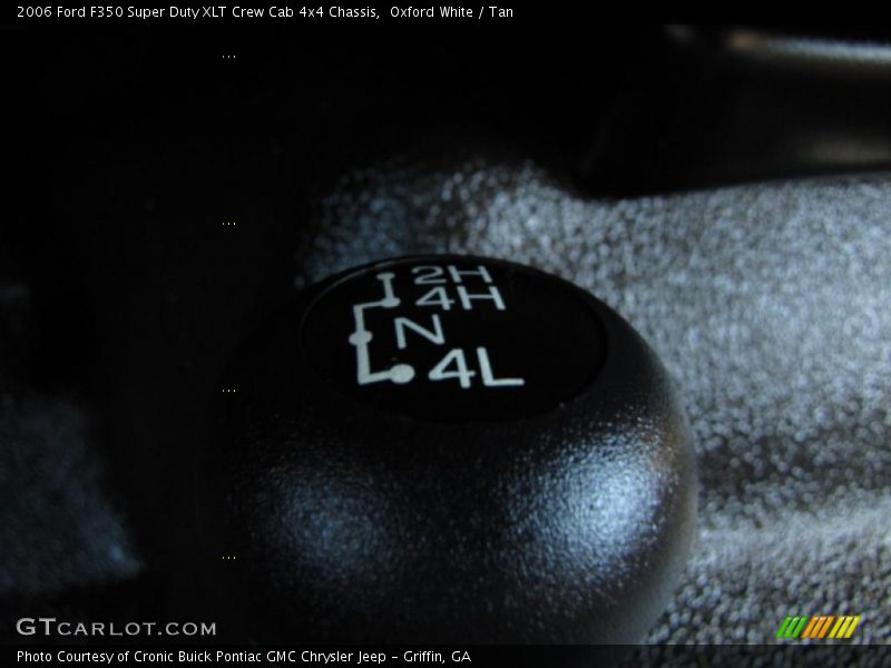 Controls of 2006 F350 Super Duty XLT Crew Cab 4x4 Chassis