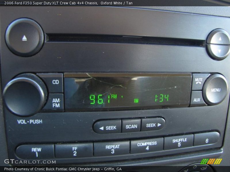 Controls of 2006 F350 Super Duty XLT Crew Cab 4x4 Chassis