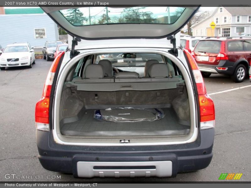 Ice White / Taupe 2007 Volvo XC70 AWD Cross Country