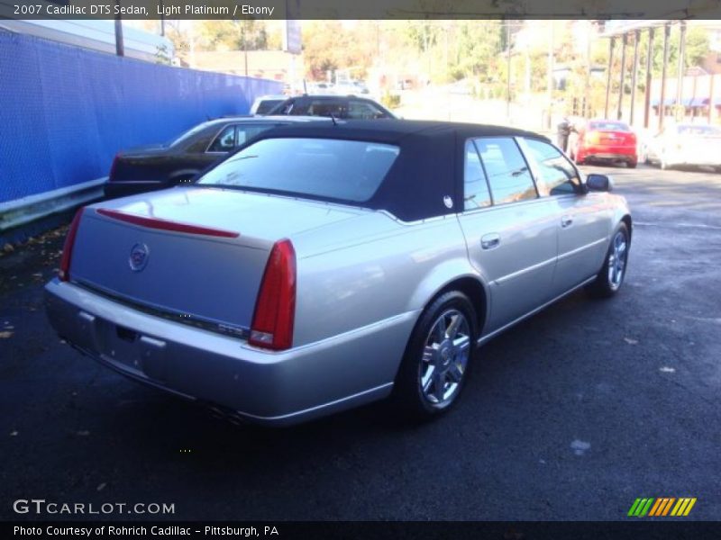 Light Platinum / Ebony 2007 Cadillac DTS Sedan