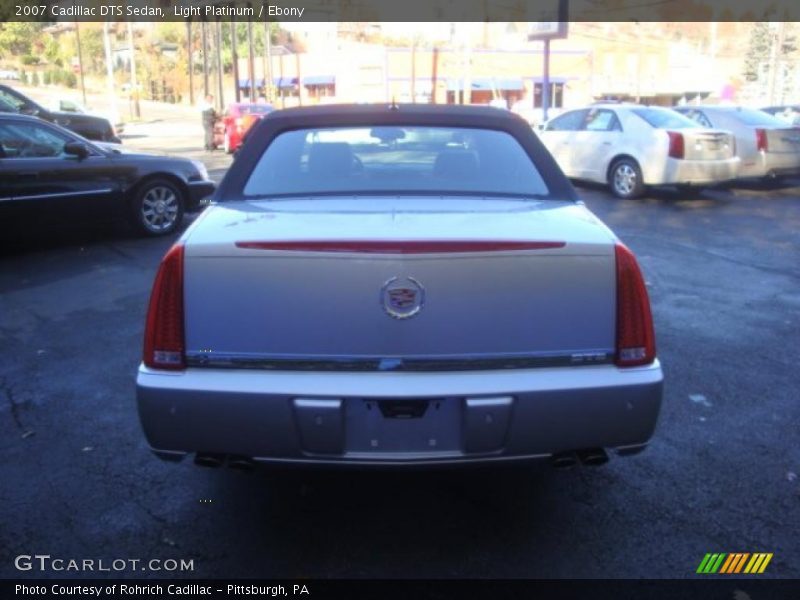 Light Platinum / Ebony 2007 Cadillac DTS Sedan