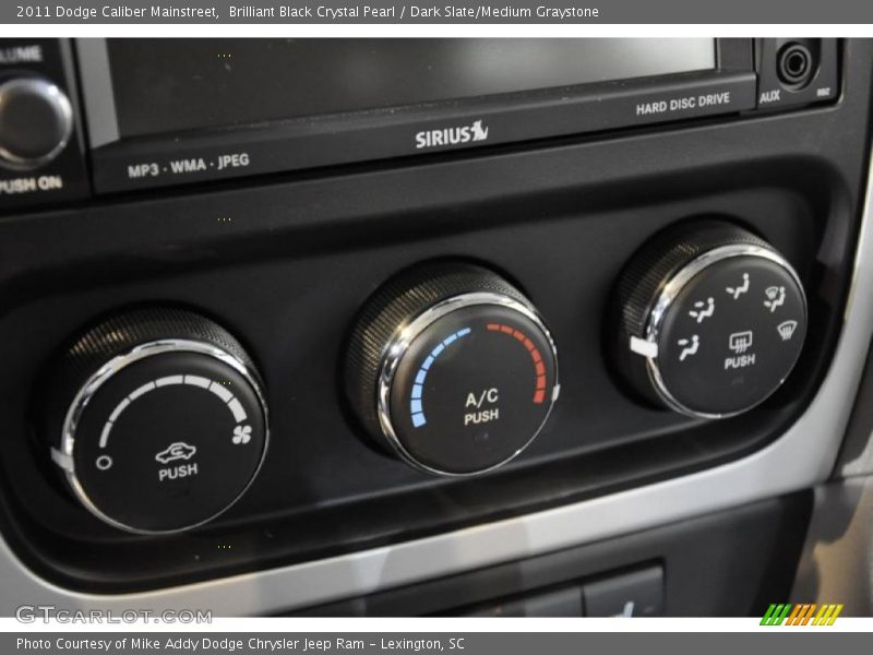 Controls of 2011 Caliber Mainstreet