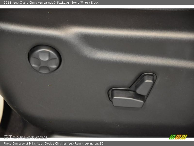 Stone White / Black 2011 Jeep Grand Cherokee Laredo X Package