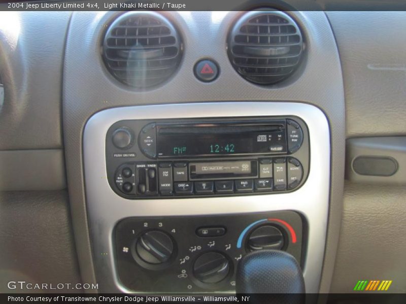 Light Khaki Metallic / Taupe 2004 Jeep Liberty Limited 4x4