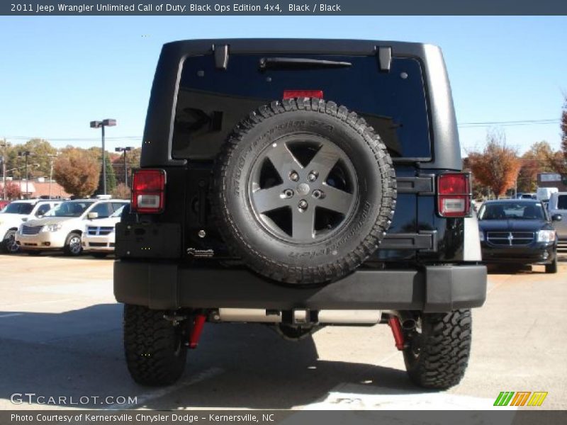  2011 Wrangler Unlimited Call of Duty: Black Ops Edition 4x4 Wheel