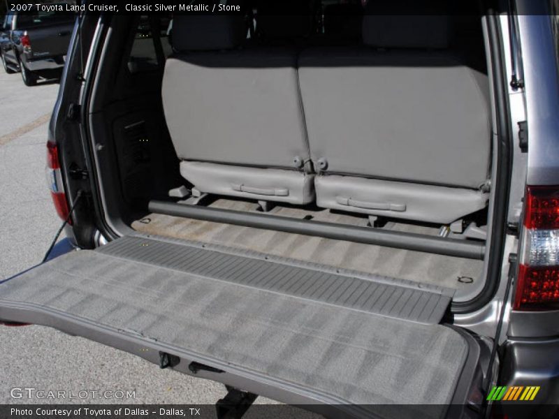  2007 Land Cruiser  Trunk