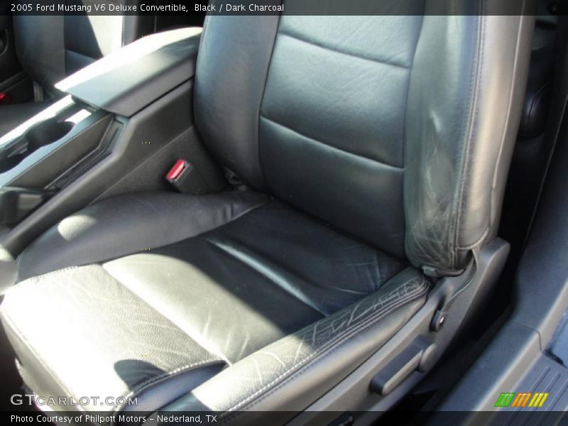 Black / Dark Charcoal 2005 Ford Mustang V6 Deluxe Convertible