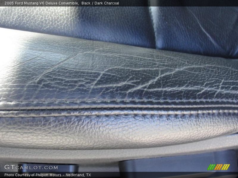 Black / Dark Charcoal 2005 Ford Mustang V6 Deluxe Convertible