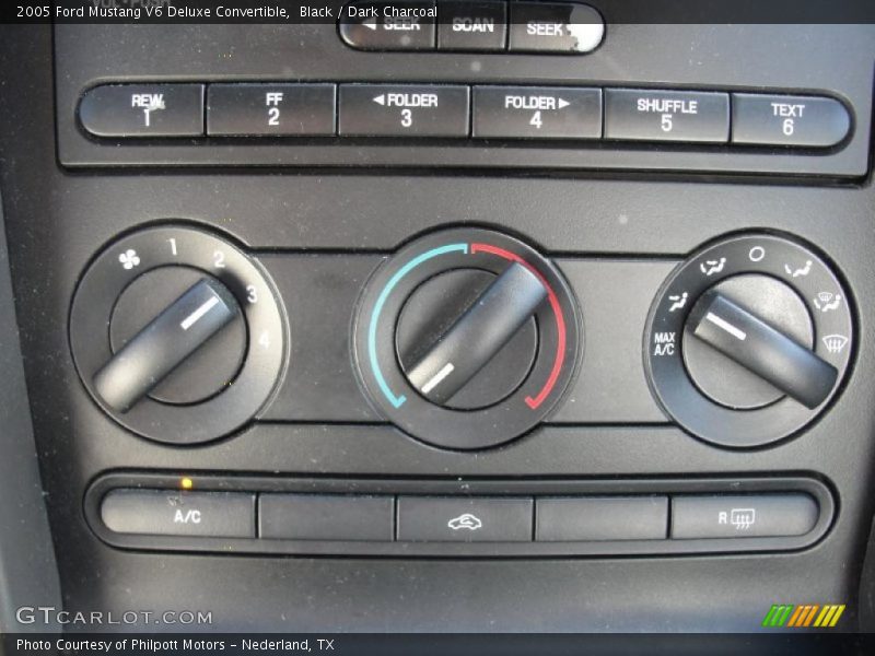 Black / Dark Charcoal 2005 Ford Mustang V6 Deluxe Convertible