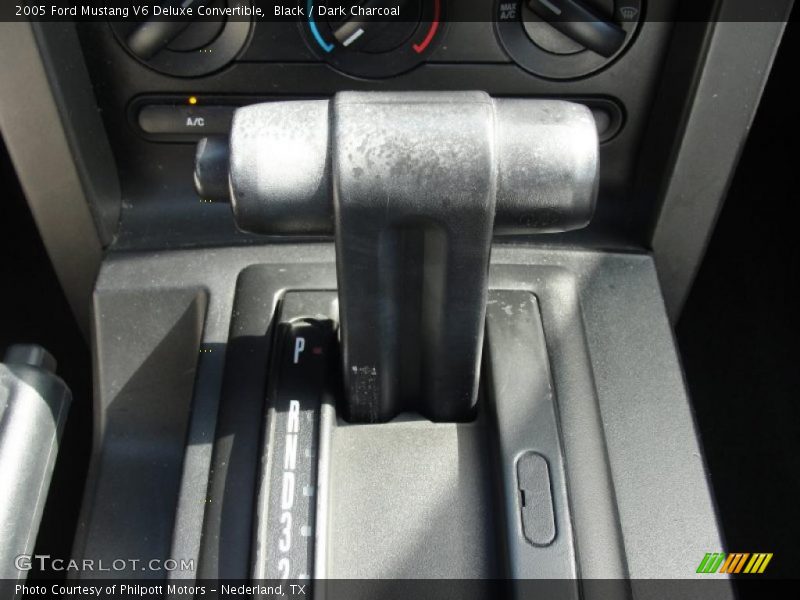 Black / Dark Charcoal 2005 Ford Mustang V6 Deluxe Convertible