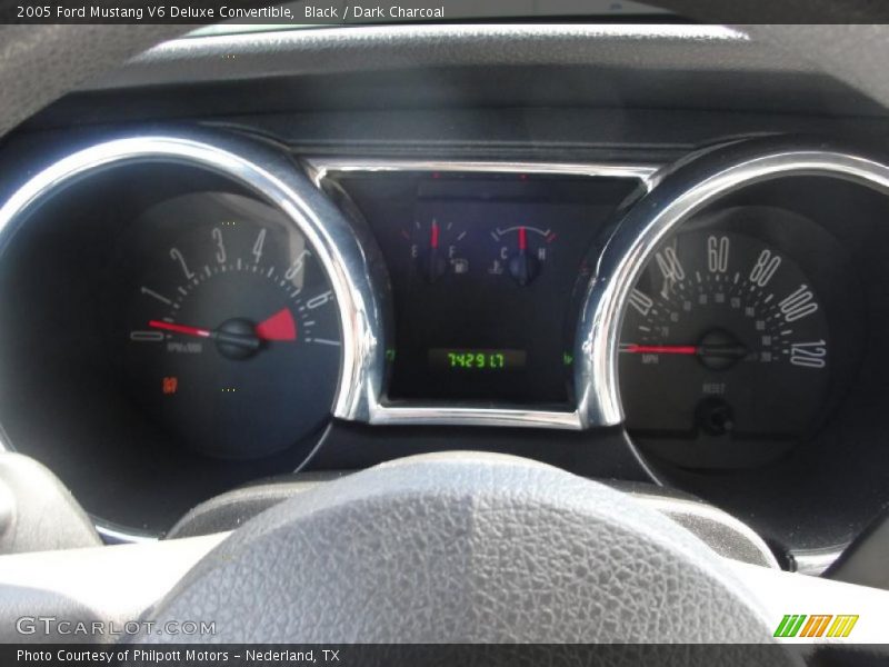 Black / Dark Charcoal 2005 Ford Mustang V6 Deluxe Convertible