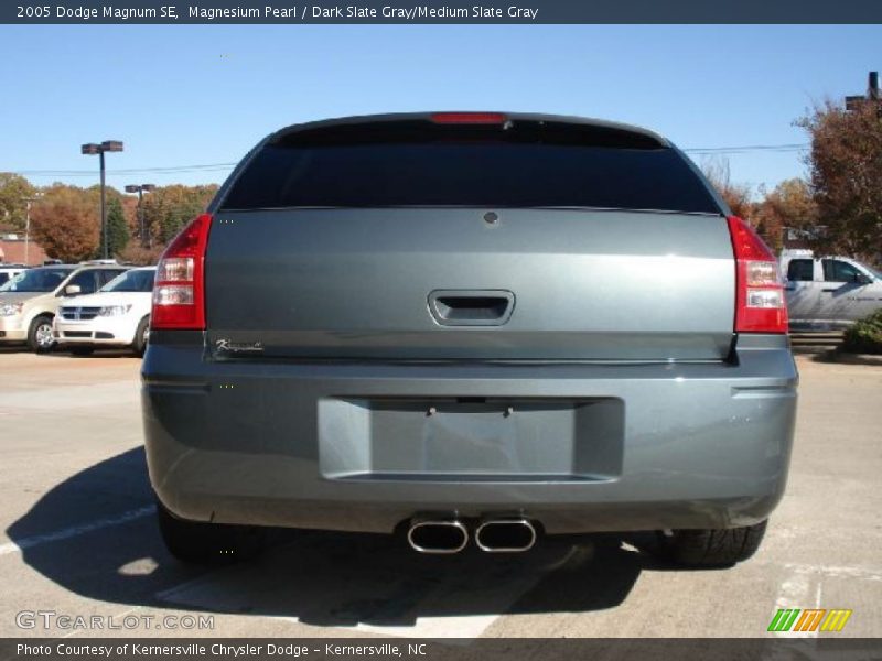 Magnesium Pearl / Dark Slate Gray/Medium Slate Gray 2005 Dodge Magnum SE