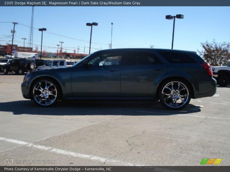 Magnesium Pearl / Dark Slate Gray/Medium Slate Gray 2005 Dodge Magnum SE