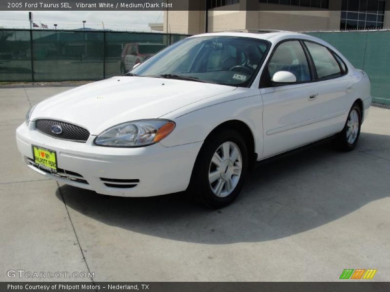 Vibrant White / Medium/Dark Flint 2005 Ford Taurus SEL