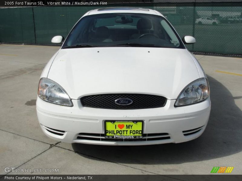 Vibrant White / Medium/Dark Flint 2005 Ford Taurus SEL