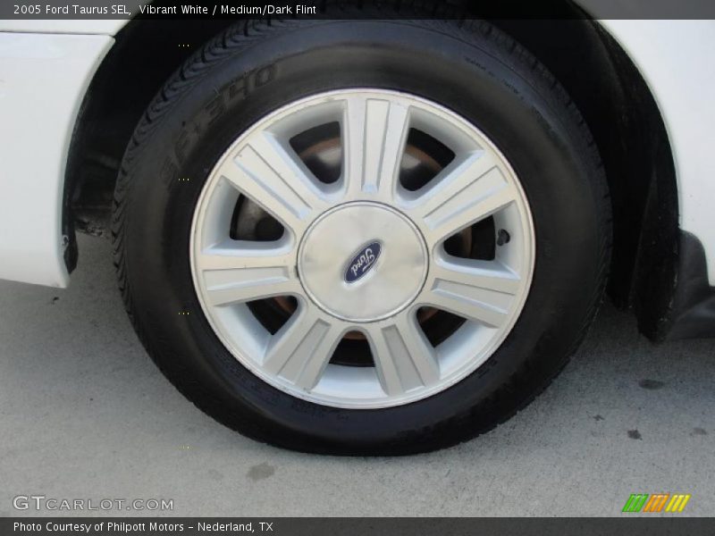  2005 Taurus SEL Wheel
