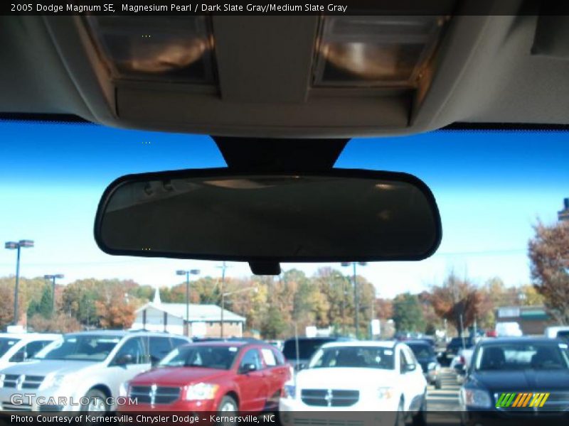 Magnesium Pearl / Dark Slate Gray/Medium Slate Gray 2005 Dodge Magnum SE