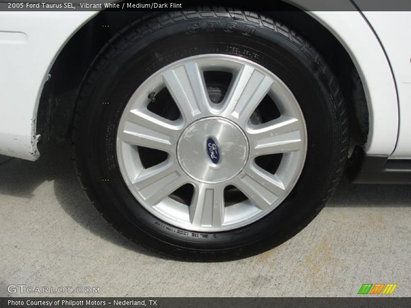  2005 Taurus SEL Wheel