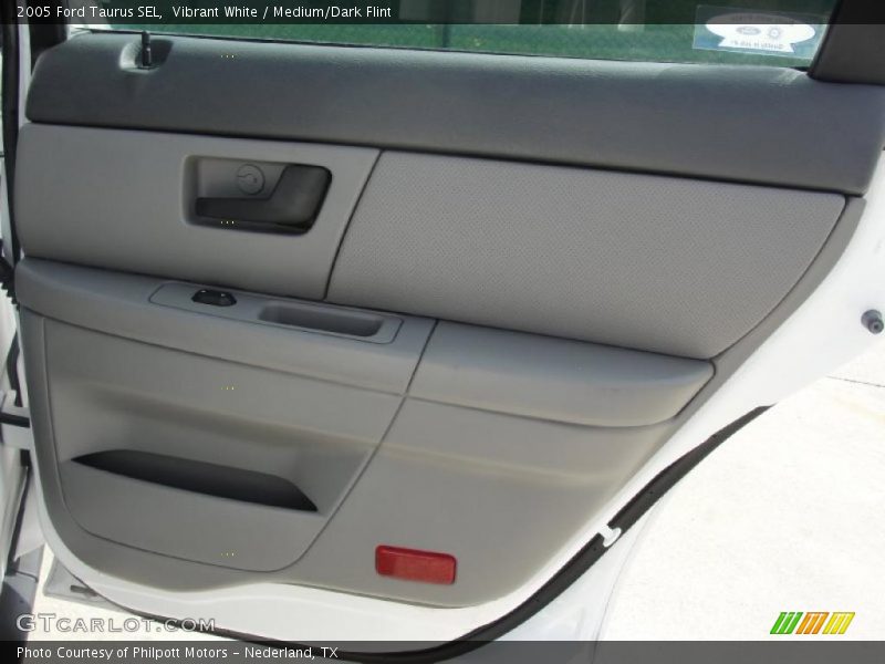 Vibrant White / Medium/Dark Flint 2005 Ford Taurus SEL