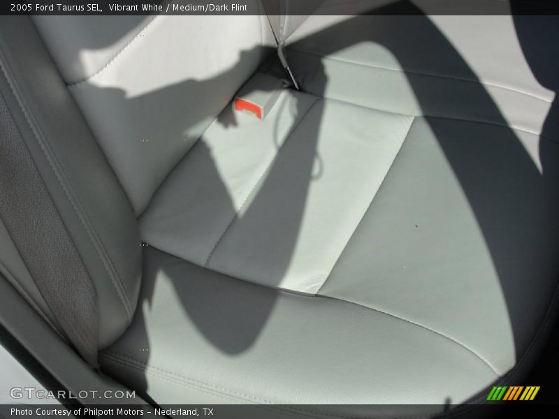 Vibrant White / Medium/Dark Flint 2005 Ford Taurus SEL