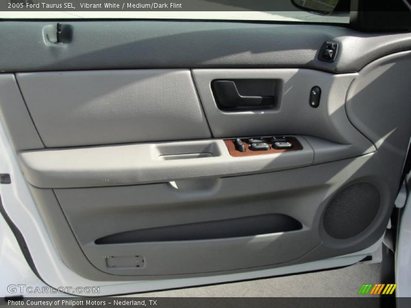 Vibrant White / Medium/Dark Flint 2005 Ford Taurus SEL