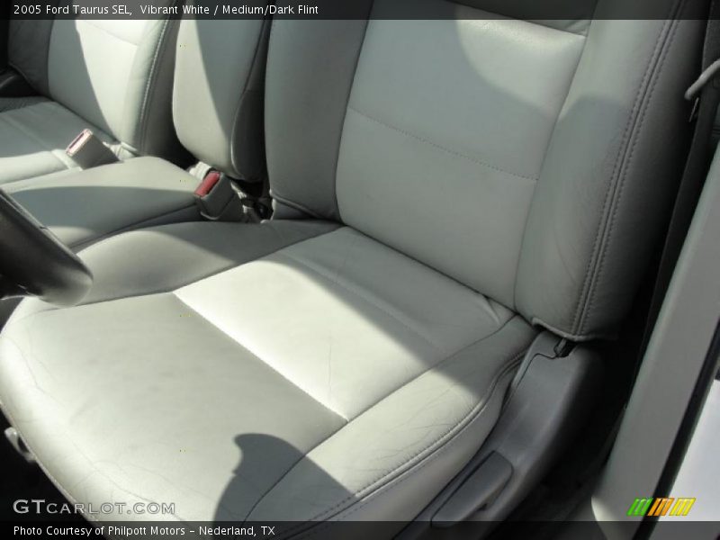Vibrant White / Medium/Dark Flint 2005 Ford Taurus SEL