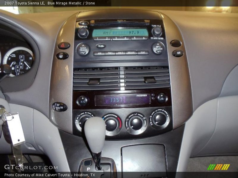 Controls of 2007 Sienna LE