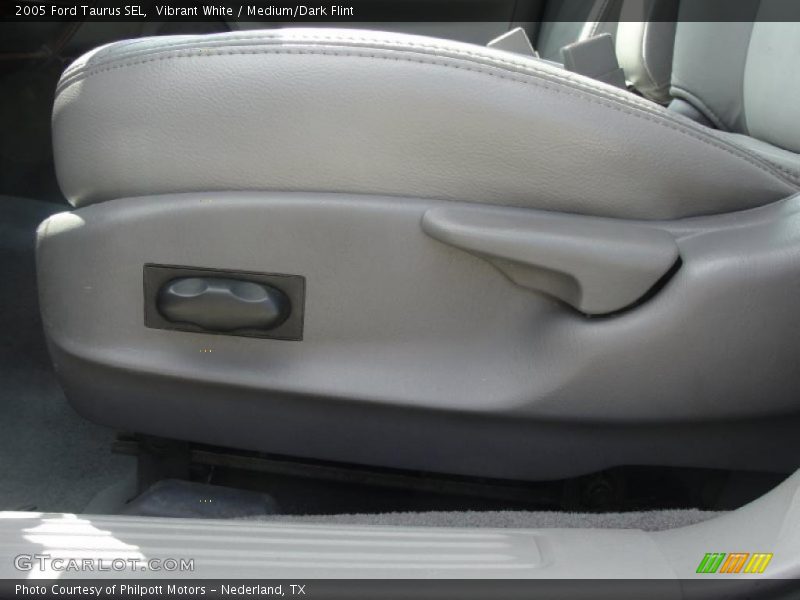 Vibrant White / Medium/Dark Flint 2005 Ford Taurus SEL
