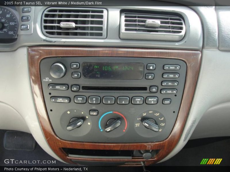 Controls of 2005 Taurus SEL
