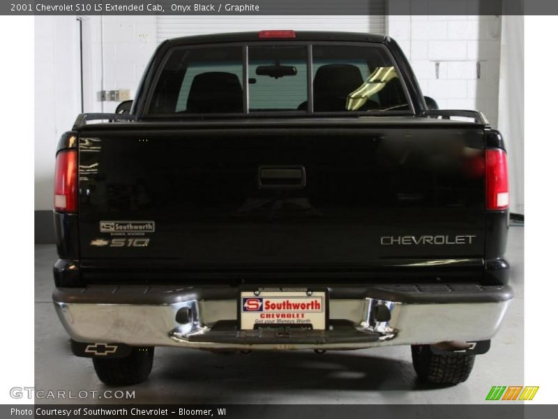 Onyx Black / Graphite 2001 Chevrolet S10 LS Extended Cab