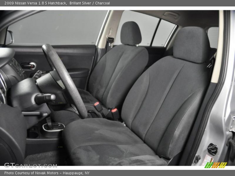  2009 Versa 1.8 S Hatchback Charcoal Interior