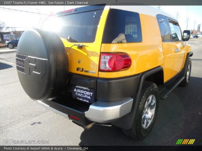 Sun Fusion / Dark Charcoal 2007 Toyota FJ Cruiser 4WD