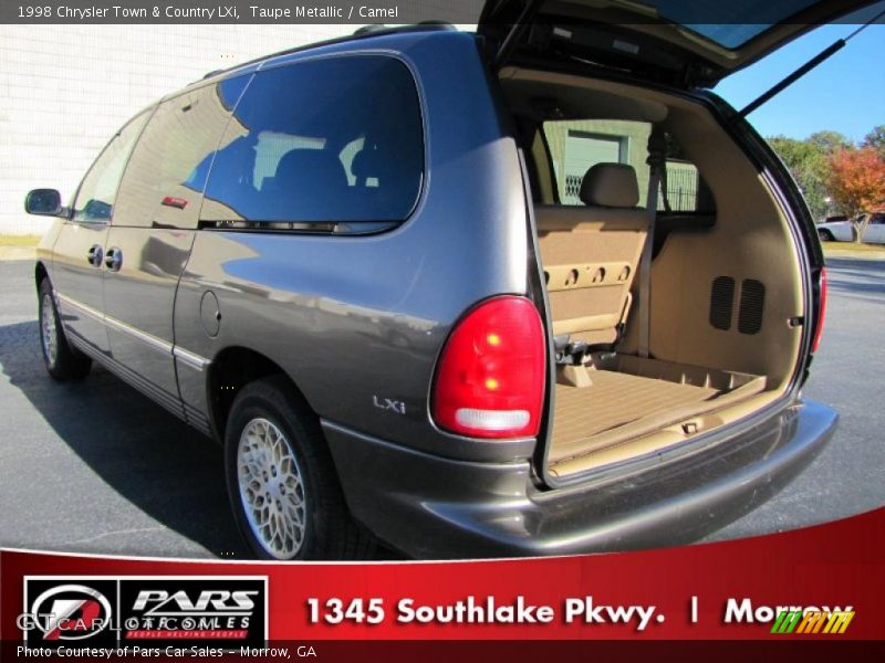Taupe Metallic / Camel 1998 Chrysler Town & Country LXi