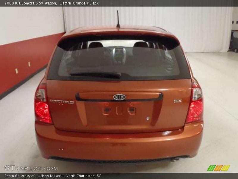 Electric Orange / Black 2008 Kia Spectra 5 SX Wagon