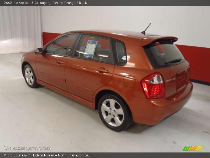 Electric Orange / Black 2008 Kia Spectra 5 SX Wagon