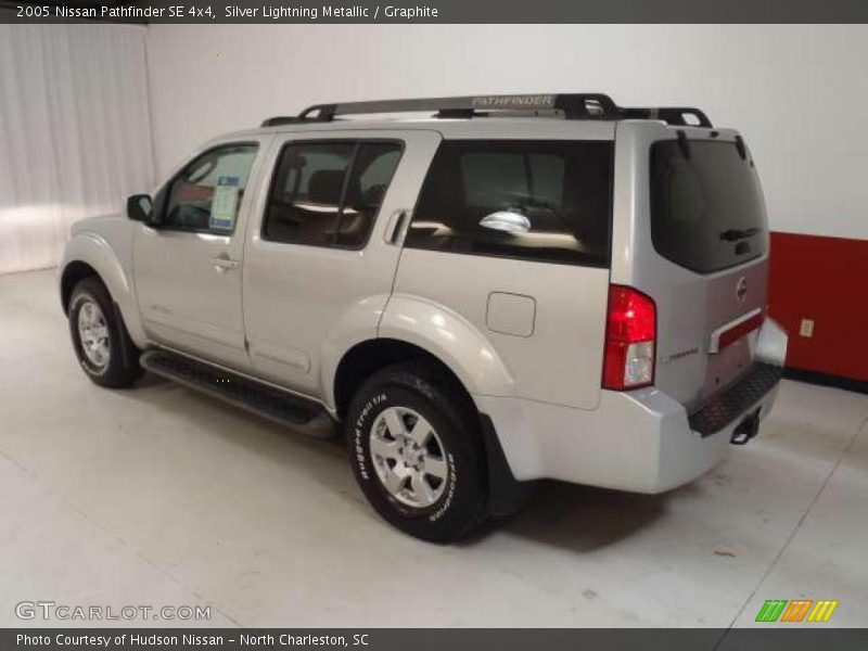 Silver Lightning Metallic / Graphite 2005 Nissan Pathfinder SE 4x4