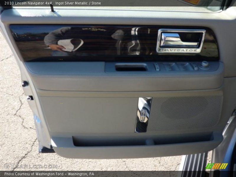 Door Panel of 2010 Navigator 4x4