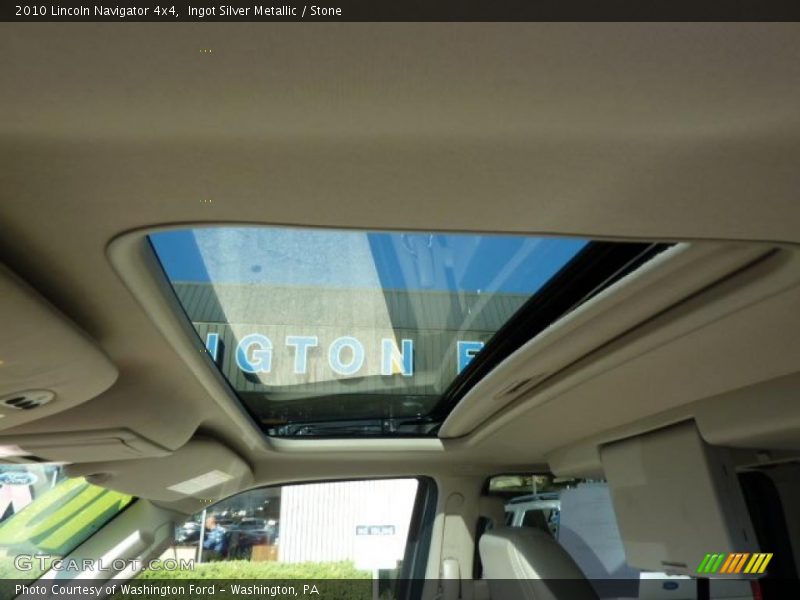 Sunroof of 2010 Navigator 4x4