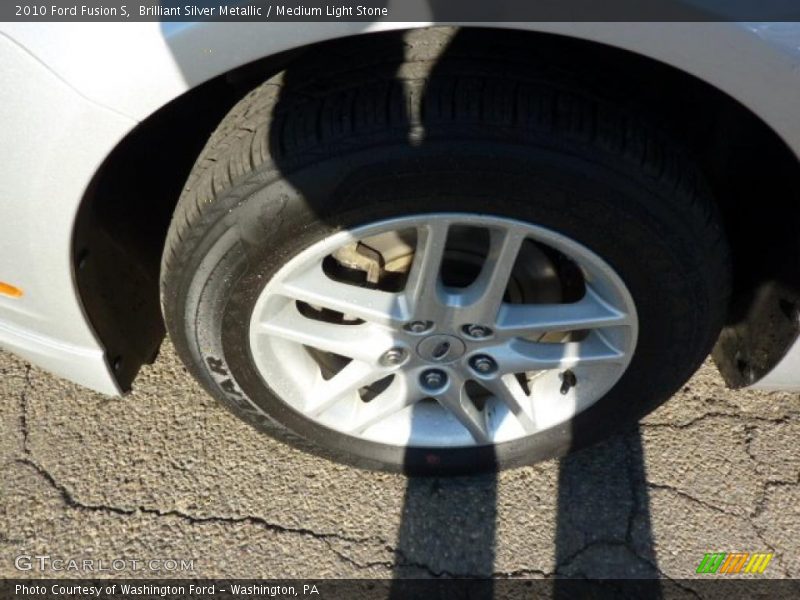 Brilliant Silver Metallic / Medium Light Stone 2010 Ford Fusion S