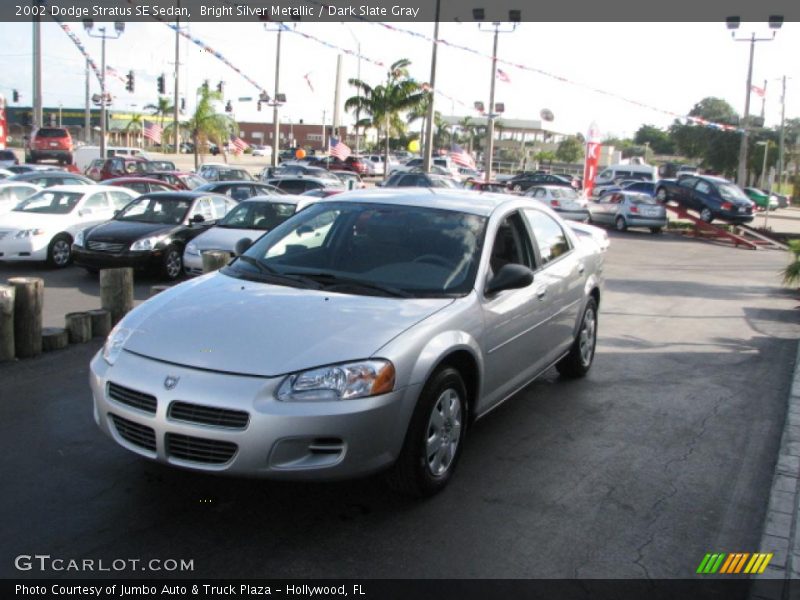 Bright Silver Metallic / Dark Slate Gray 2002 Dodge Stratus SE Sedan