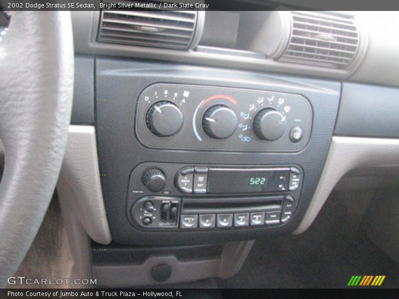 Bright Silver Metallic / Dark Slate Gray 2002 Dodge Stratus SE Sedan